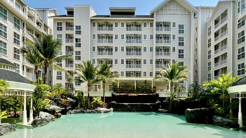 Grand Florida Beachfront Condo Resort Pattaya photo