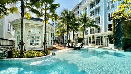 Grand Florida Beachfront Condo Resort Pattaya photo