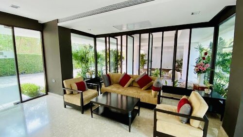 Prima Wong Amat photo