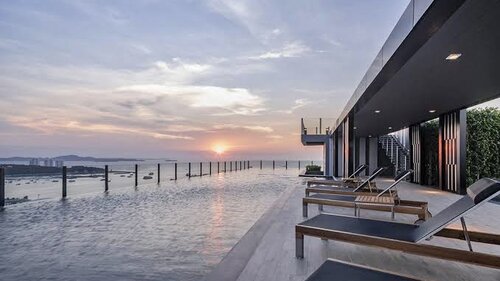 The Base Central Pattaya photo