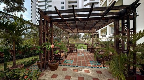 Leela Paradise Residence photo