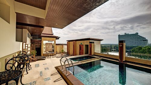 Leela Paradise Residence photo