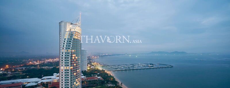 โมเวนพิค ไวท์ แซนด์ บีช คอนโด ใน  นาจอมเทียน, พัทยา