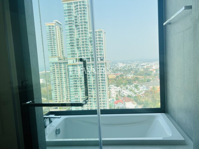 photo flat Arom Wongamat