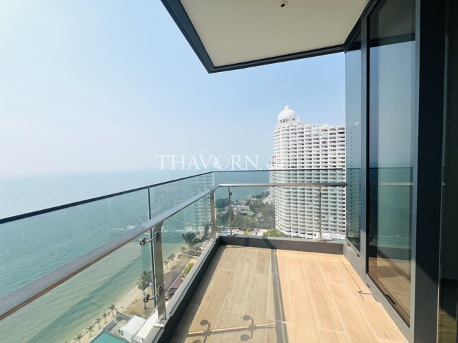 photo flat Arom Wongamat