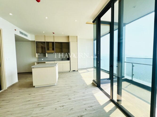 photo flat Arom Wongamat