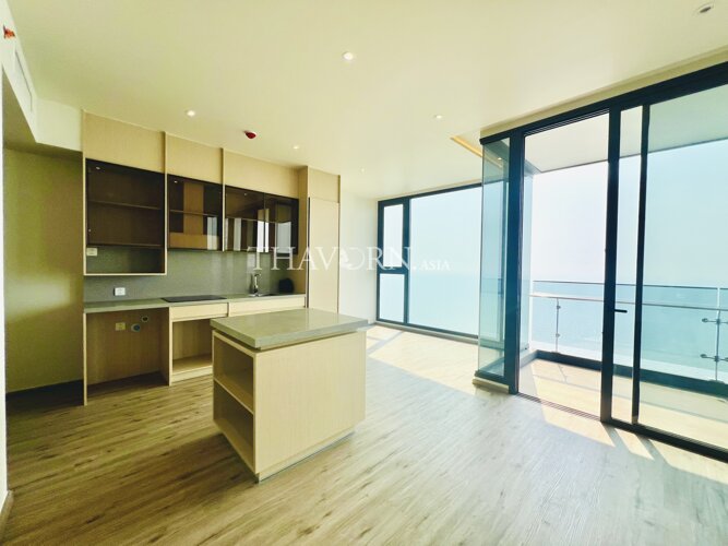 photo flat Arom Wongamat