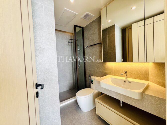 photo flat Arom Wongamat