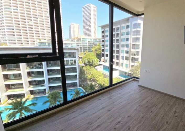 photo flat Arom Wongamat