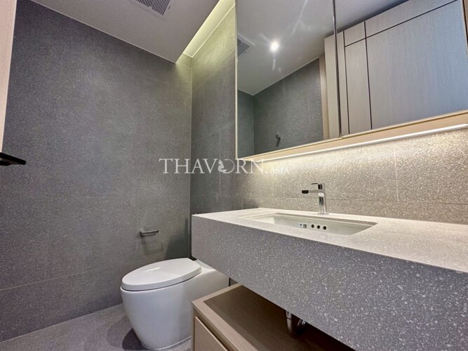 photo flat Arom Wongamat