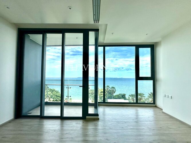 photo flat Arom Wongamat