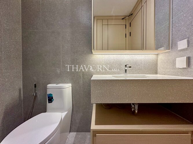 photo flat Arom Wongamat