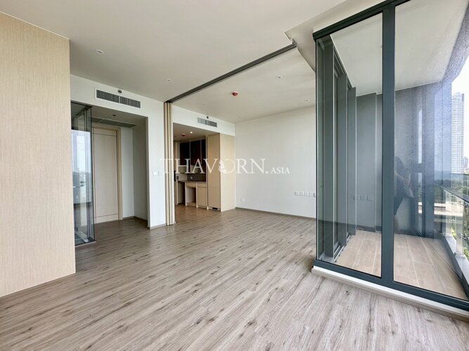 photo flat Arom Wongamat