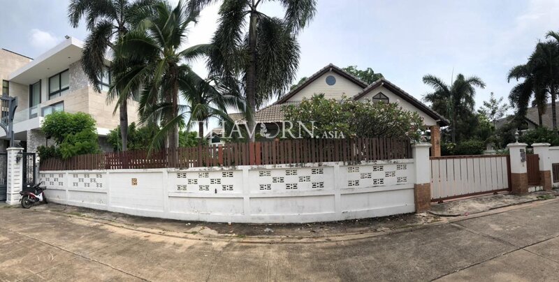 House For rent 3 bedroom 300 m² with land 500 m², Pattaya