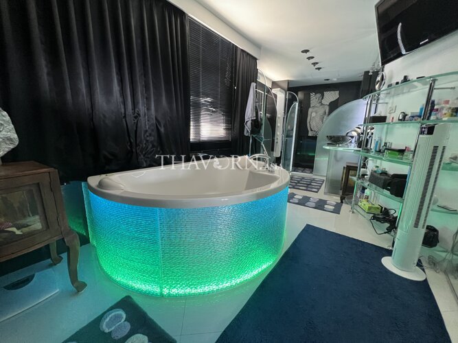 photo flat Peak Condominium