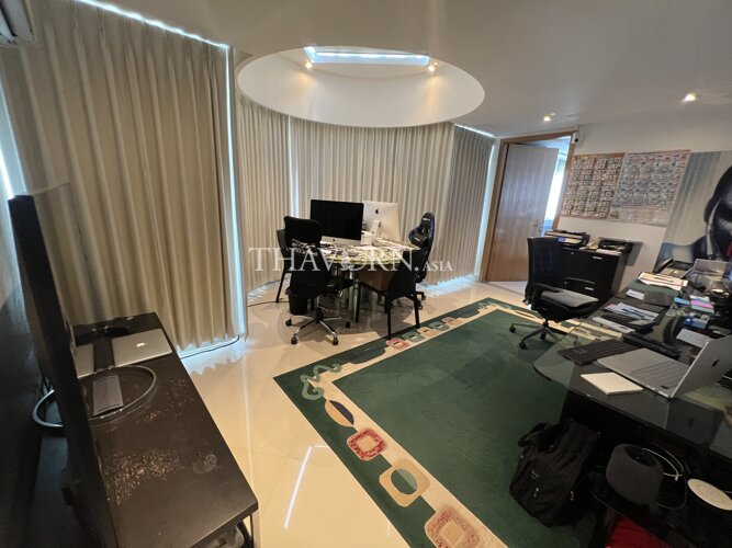 photo flat Peak Condominium