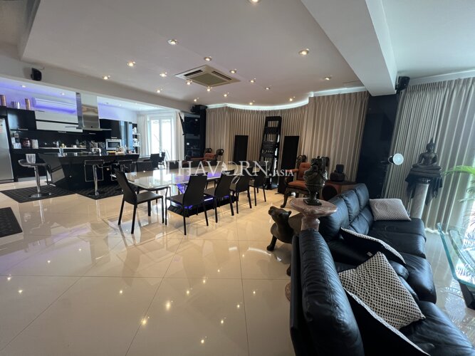 photo flat Peak Condominium