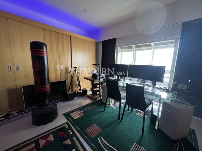 photo flat Peak Condominium