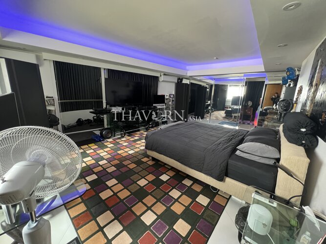 photo flat Peak Condominium