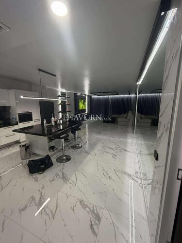 photo flat Sunrise Hill