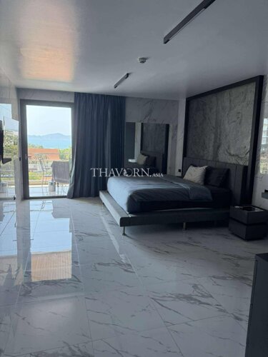 photo flat Sunrise Hill