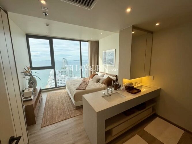 photo flat Arom Wongamat