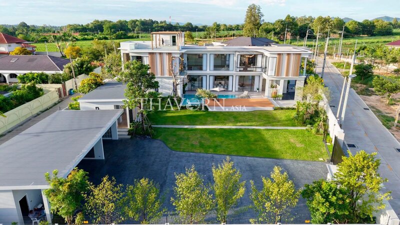 House For sale 5 bedroom 1200 m² with land 1632 m², Pattaya