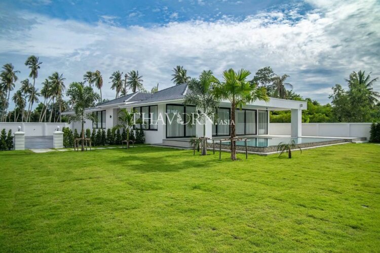House For sale 5 bedroom 450 m² with land 1600 m², Pattaya