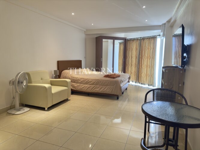Condo for sale studio 34 m² in Jomtien beach condominium, Pattaya